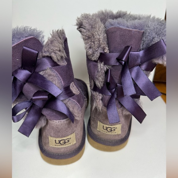 * SOLD ON EBAY *Ugg Mini Bailey Bow II Women Ankle Boots Suede Violet Bloom US 6 - Picture 7 of 13